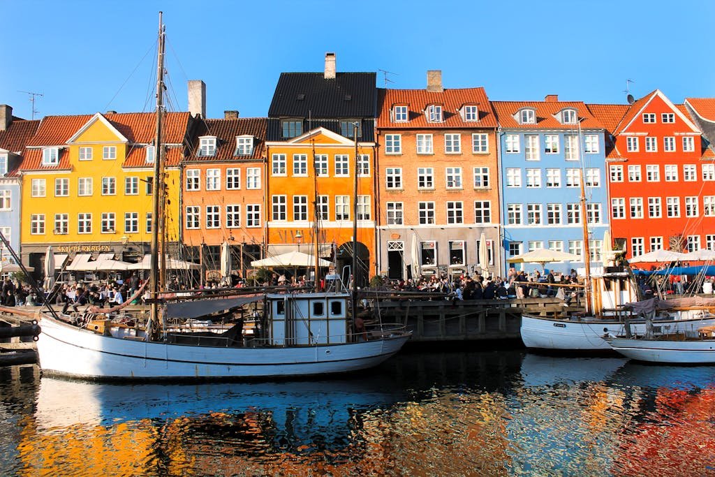 Free stock photo of canal, cityscape, colored houses